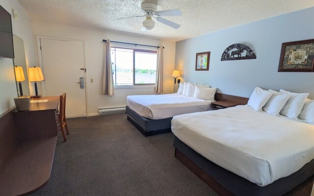 Western Riviera Lakeside Lodging