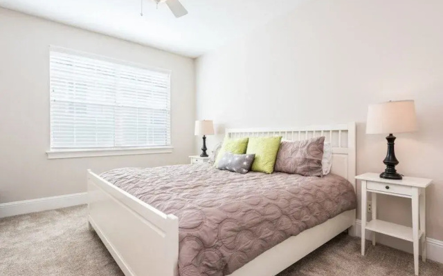 Fantastic 3 bed home with a pool