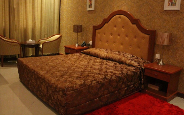 Riviera Hotel