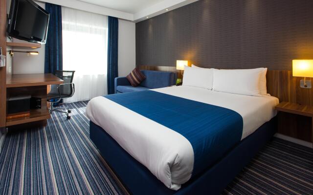 Holiday Inn Express London - Wimbledon South, an IHG Hotel