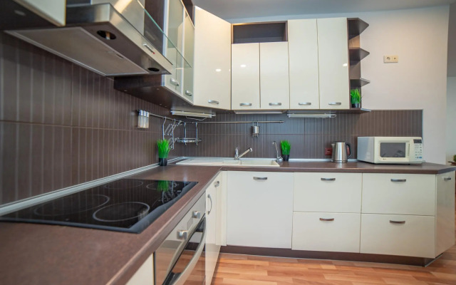 Европа Центр на улице Московская 77