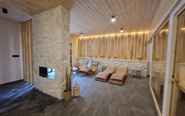 Pension/Apartments Kúria na Táloch