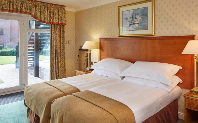 Macdonald Elmers Court Hotel