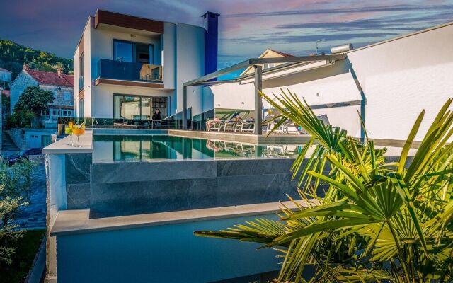 Villa Emotha