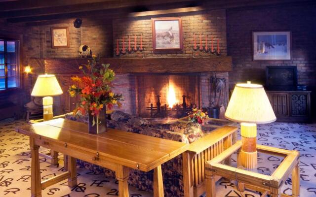 Dude Rancher Lodge