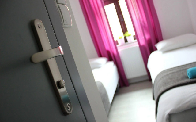 Soda Hostel & Apartments