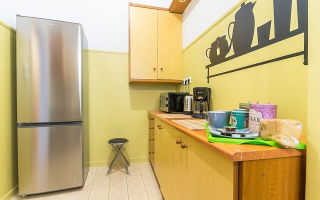 Comfy Kerameikos Apartment by Cloudkeys
