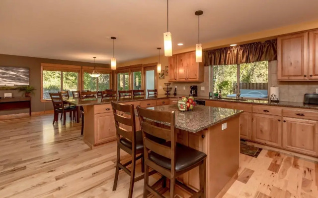 Evergreen Mountain Lodge