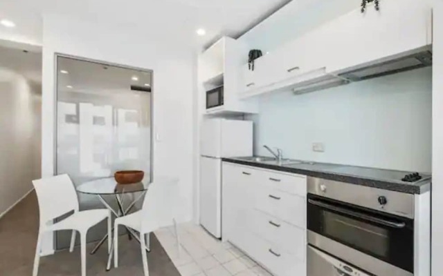 Lovely Two Bedroom Apartment Close To Sky Tower