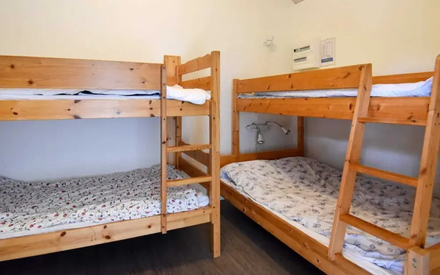 4 Person Holiday Home in Bralanda