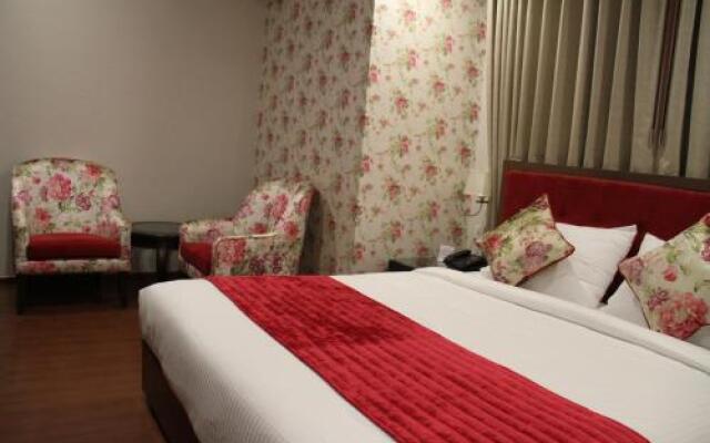 OYO Premium Ptl Chowk Phase 5 Mohali(Cha095)