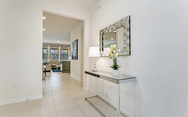 7 Bed 5 Ba Villa with Games, Pool & Spa