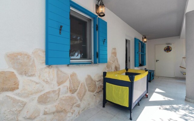 Awesome Home in Zdrelac With Wifi and 4 Bedrooms