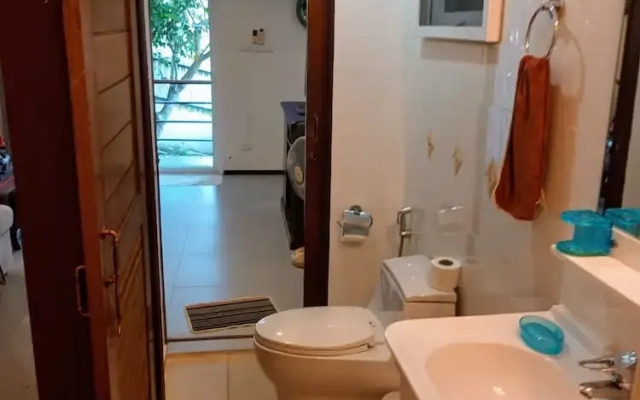 Peaceful 1 BR home in private residence