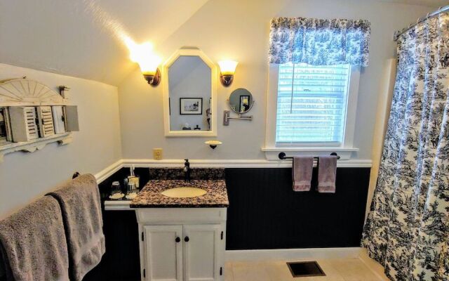 Greenwoods Bed & Breakfast Inn