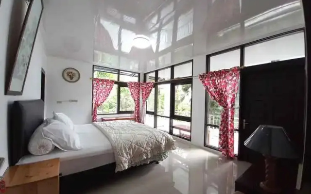 Villa Mega Indah G16 Megamendung Puncak