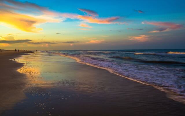 Beach-Themed #F32 - 2 Br Condo
