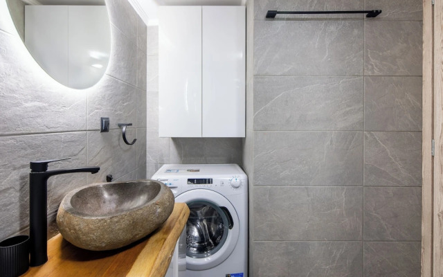 Cesily 2-Bedroom Apartment in Athens