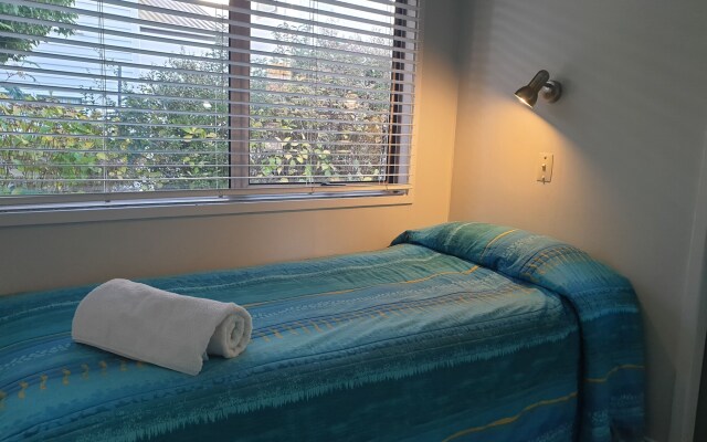 Averill Court Motel