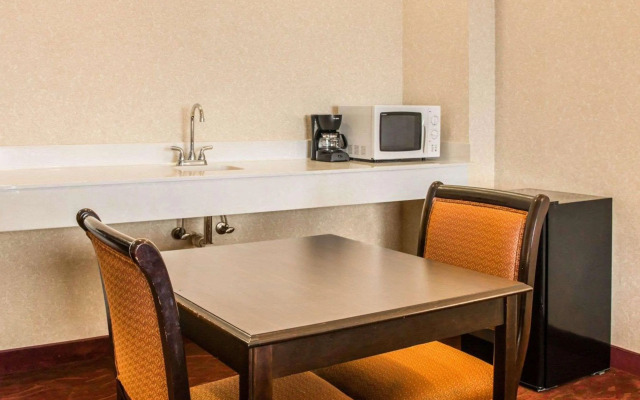 American Inn & Suites Waterford