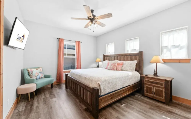 Cc115- Lakeside Landing 8 Bedroom Home