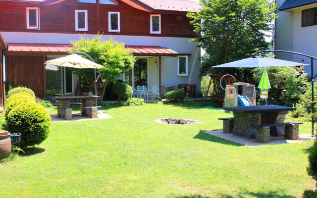 Pension Field