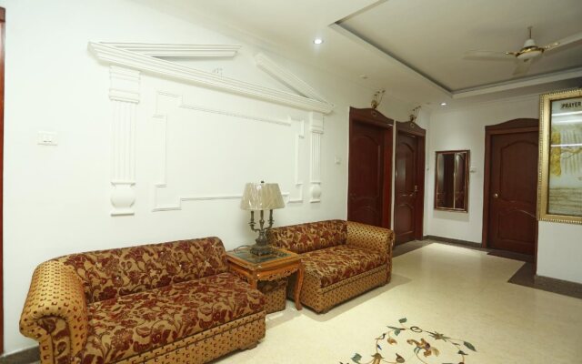 Grest Hotel by OYO Rooms