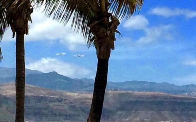 Santa Catalina Beach Flat by Canary365