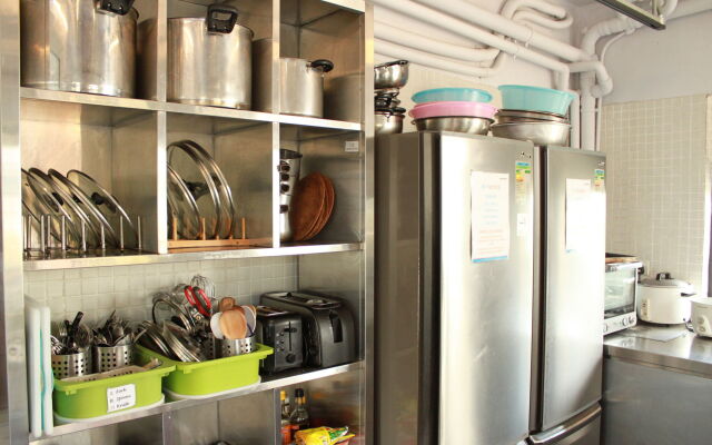 Hong Kong Island YHA Jockey Club Mt. Davis Youth Hostel