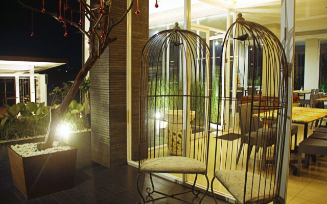 ZEN Premium Raya Lembang