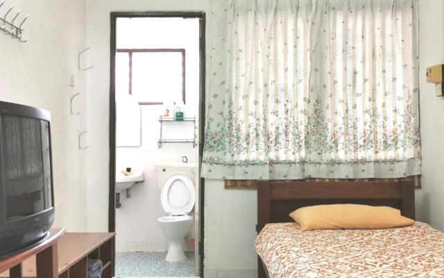 Cheerful 4-Bedrooms Residents Home