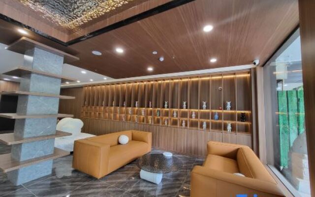 No.1 Hotel Apartment (Nanjing Jiangning Longhu Tianjie Zhushan Road Subway Station Branch)