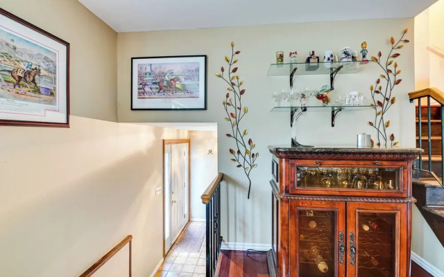 Saratoga Springs Home Near Skidmore College!