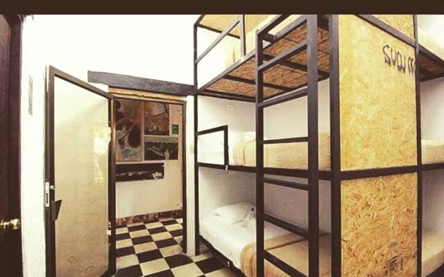 Hostel la Antigua Capsula