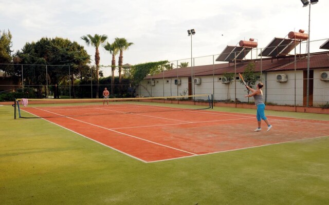 Insula Resort & Spa