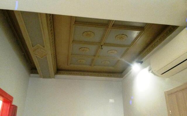 Roma Art Rooms