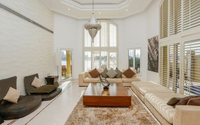 Kennedy Towers - Frond M Villa