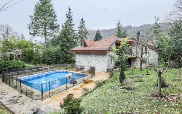 Spacious Private Villa With Pool in Sile