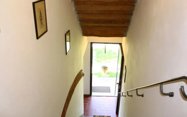 Restful Farmhouse with Pool near Forest in Vinci