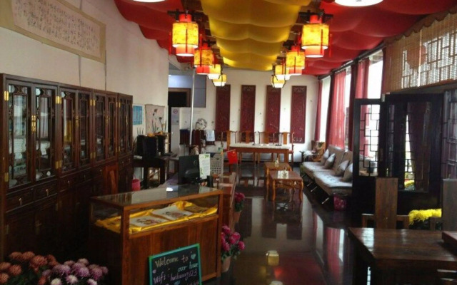 Kaifeng Huaihuang International Youth Hostel