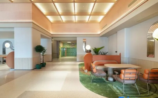 Orange Beihai Railway Station Square Hotel