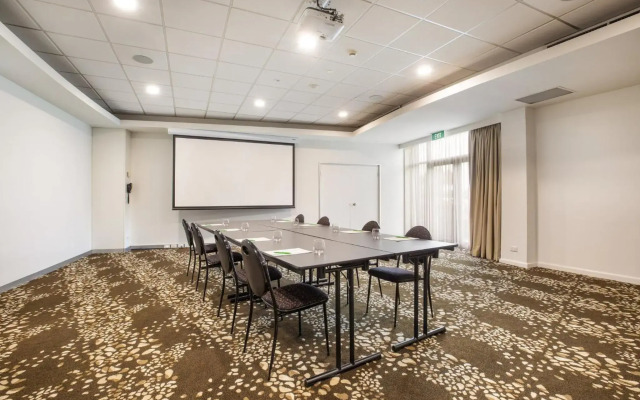 Holiday Inn Melbourne Airport by IHG