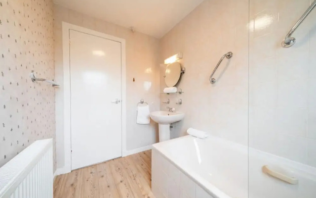 Bellrock View - Traditional Coastal Retreat