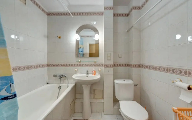 Apartments on Lesi Ukrainki blvd for 4 person