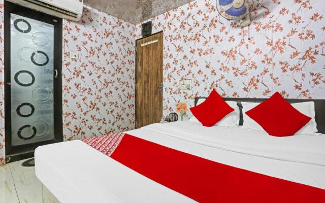 OYO Flagship 80682 Hotel Golden Residency