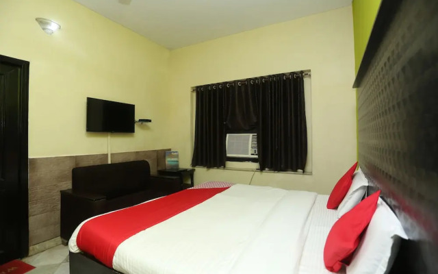 Capital O 15091 Gaurav Boarding House