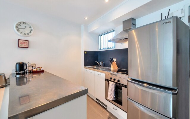 Spacious 2BR CBD Apartment Balcony