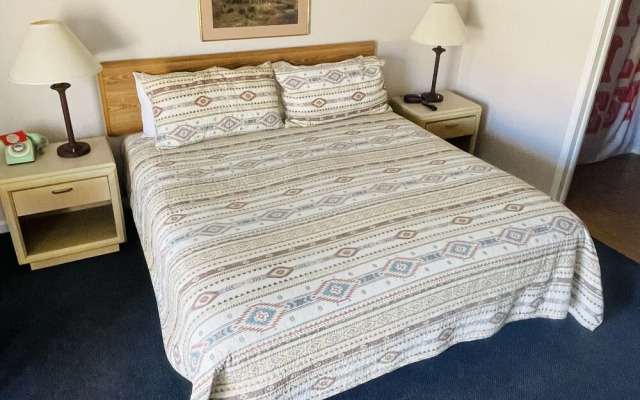 Apache Motel