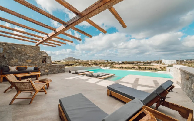 Naxos Privilege Villas