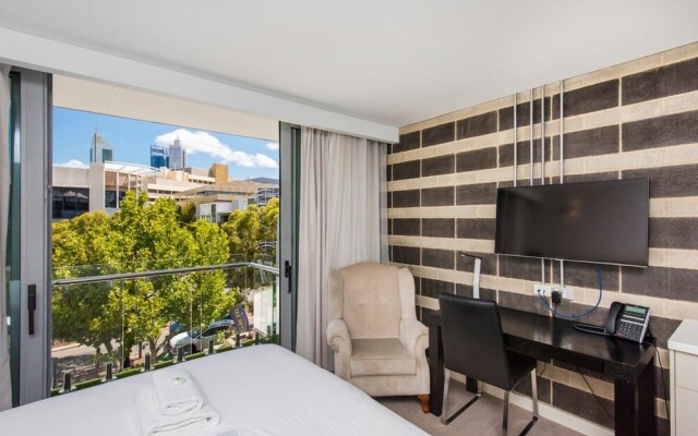 Elegant 1 Bedroom Hotel Room in the City